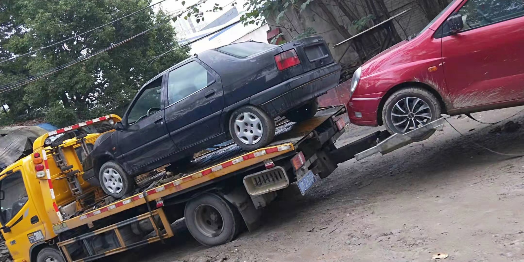 机动车报废回收进行免费拖车!
